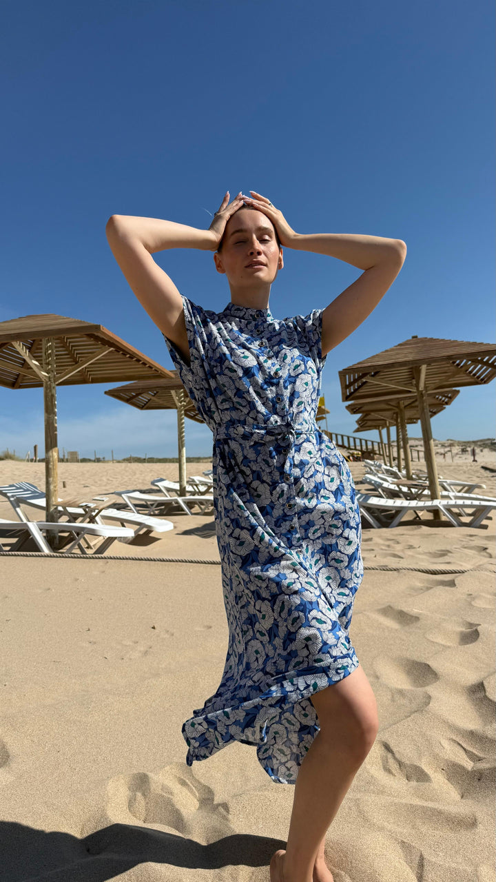 שמלת מקסי אוברסייז פרחי תכלת