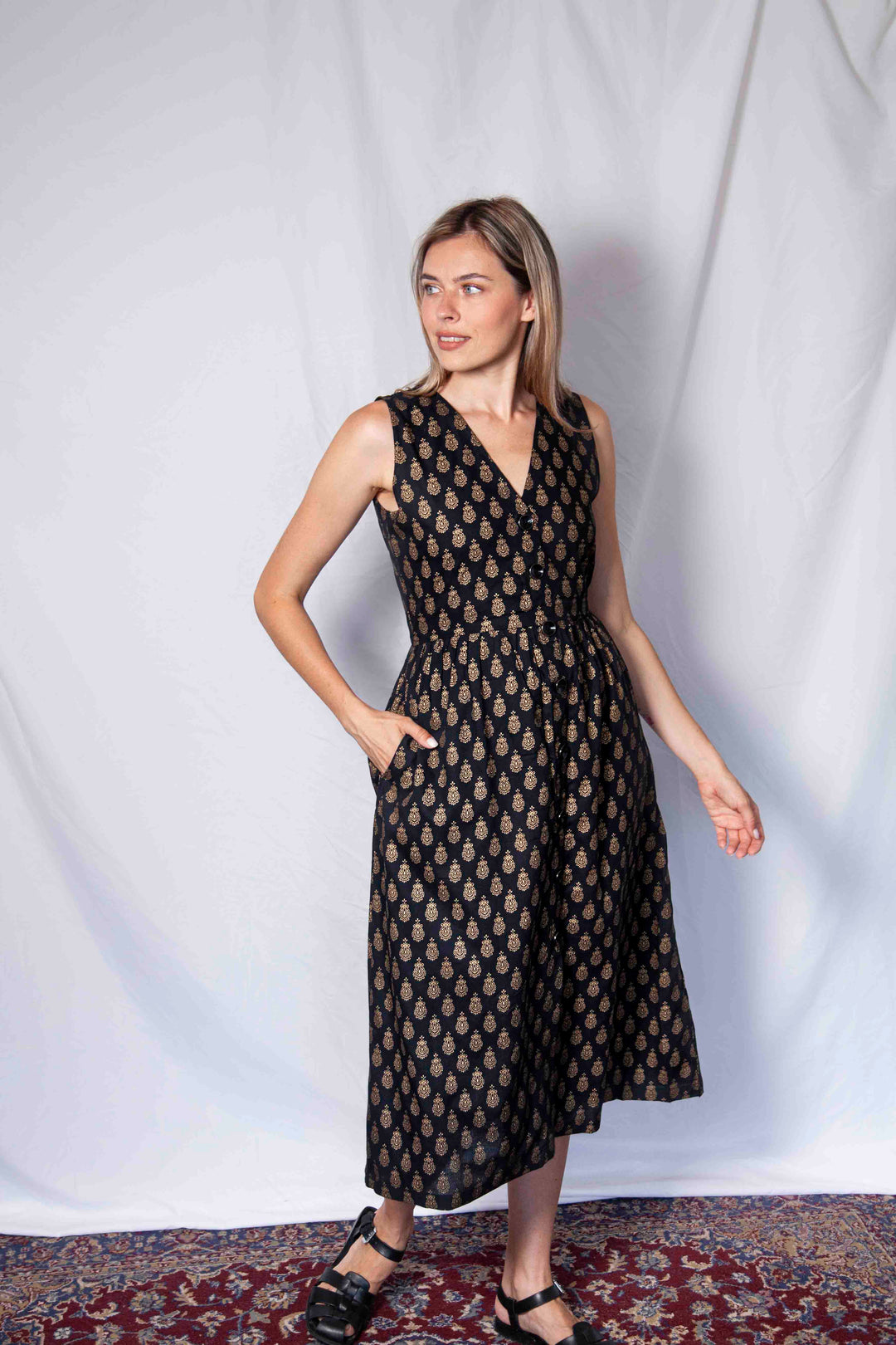 שמלת יולי גולדיגרית