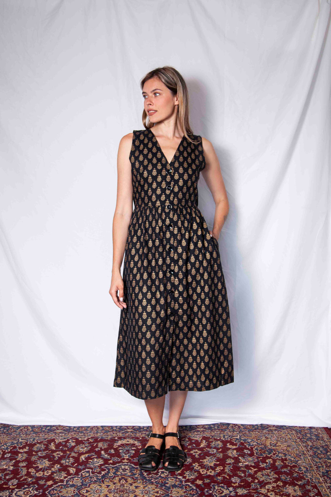 שמלת יולי גולדיגרית