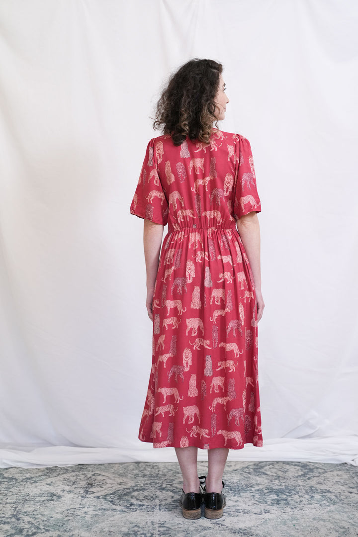 שמלת יולי שרוול ממלכת הג'ונגל Back In Stock