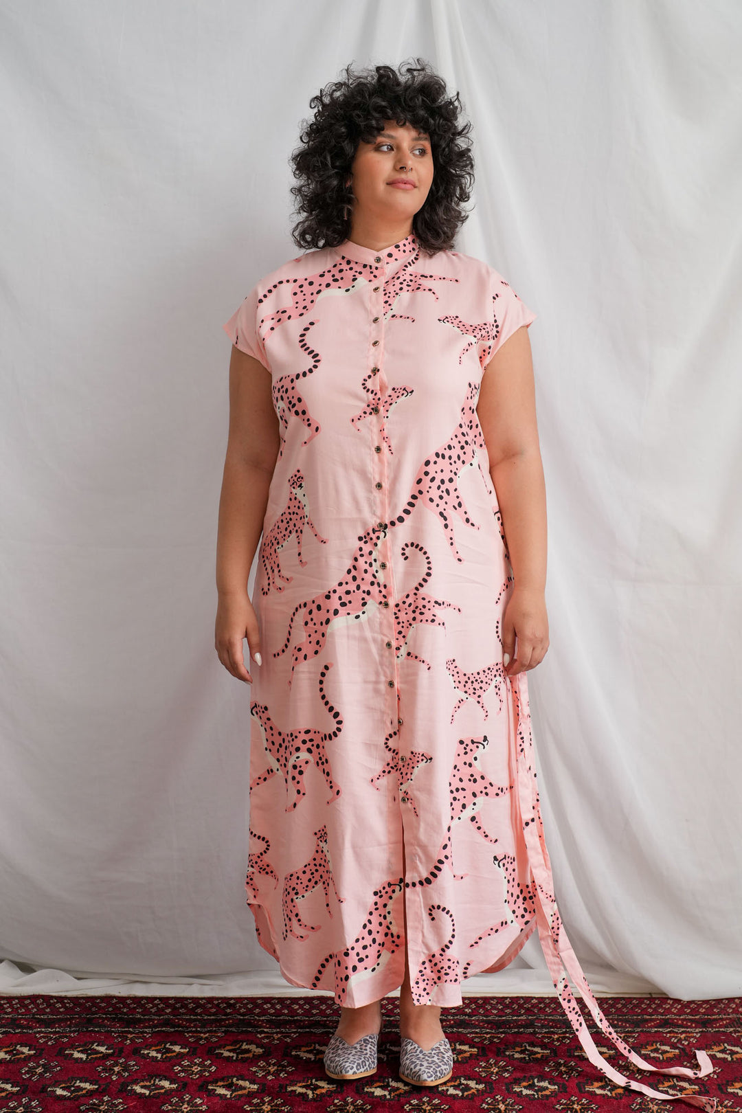 שמלת מקסי אוברסייז הדפס חיות צ׳יטות בורוד