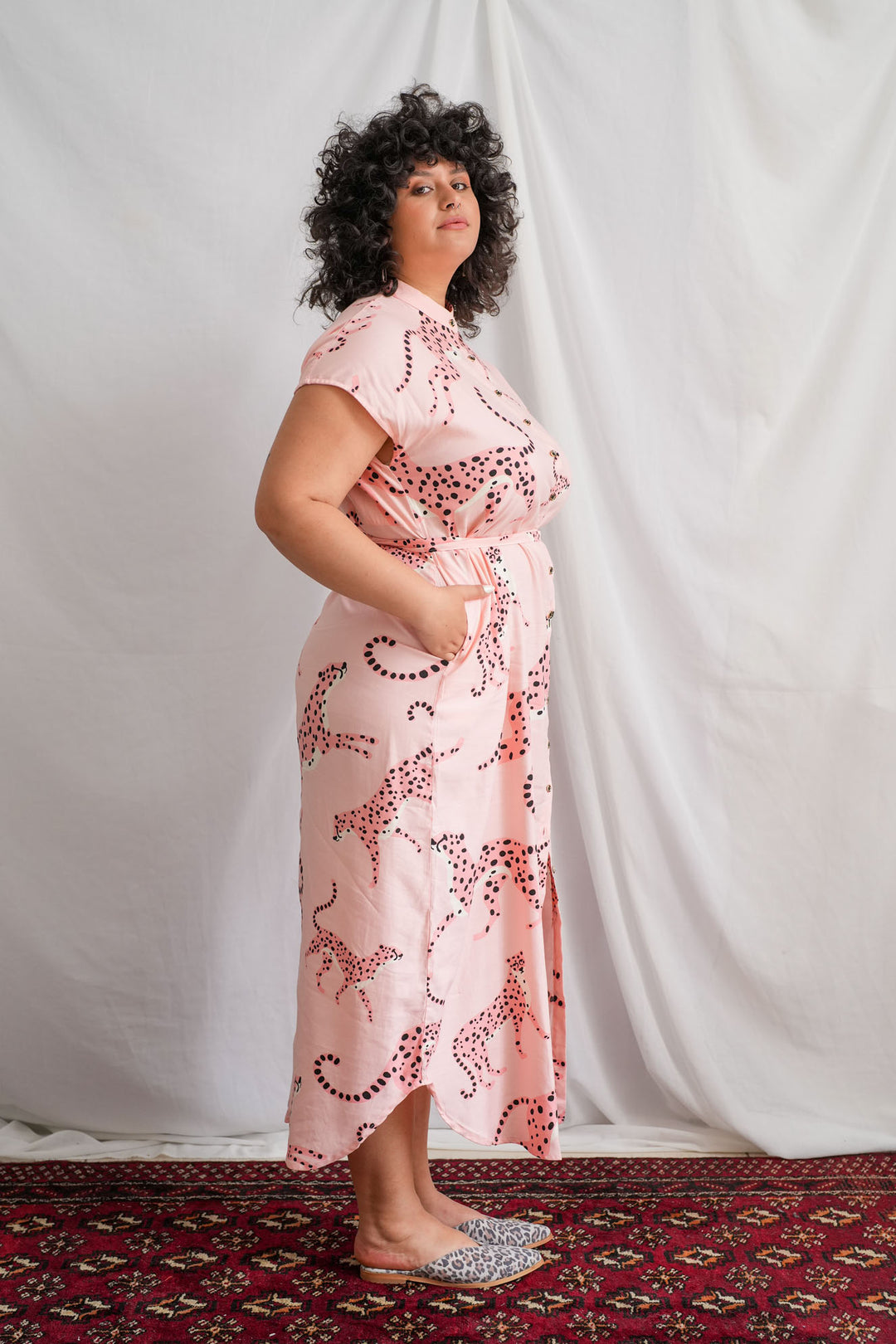 שמלת מקסי אוברסייז הדפס חיות צ׳יטות בורוד