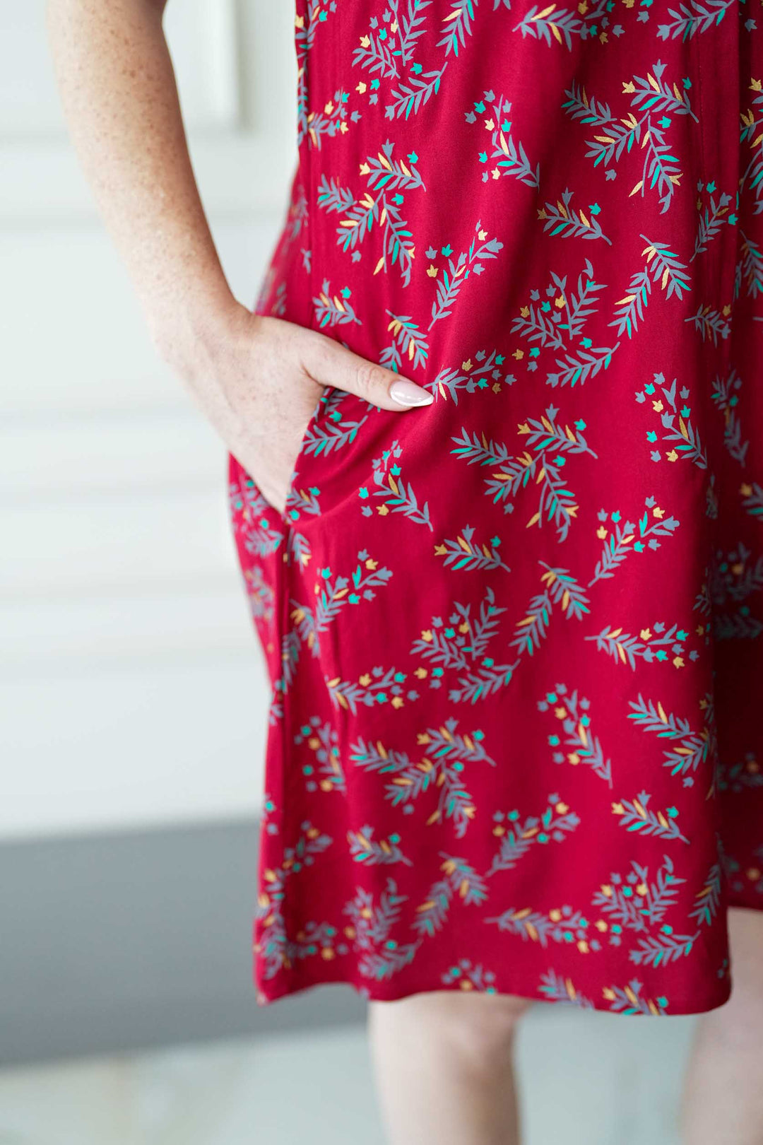 שמלת טוקיו בורדו עלי זהב