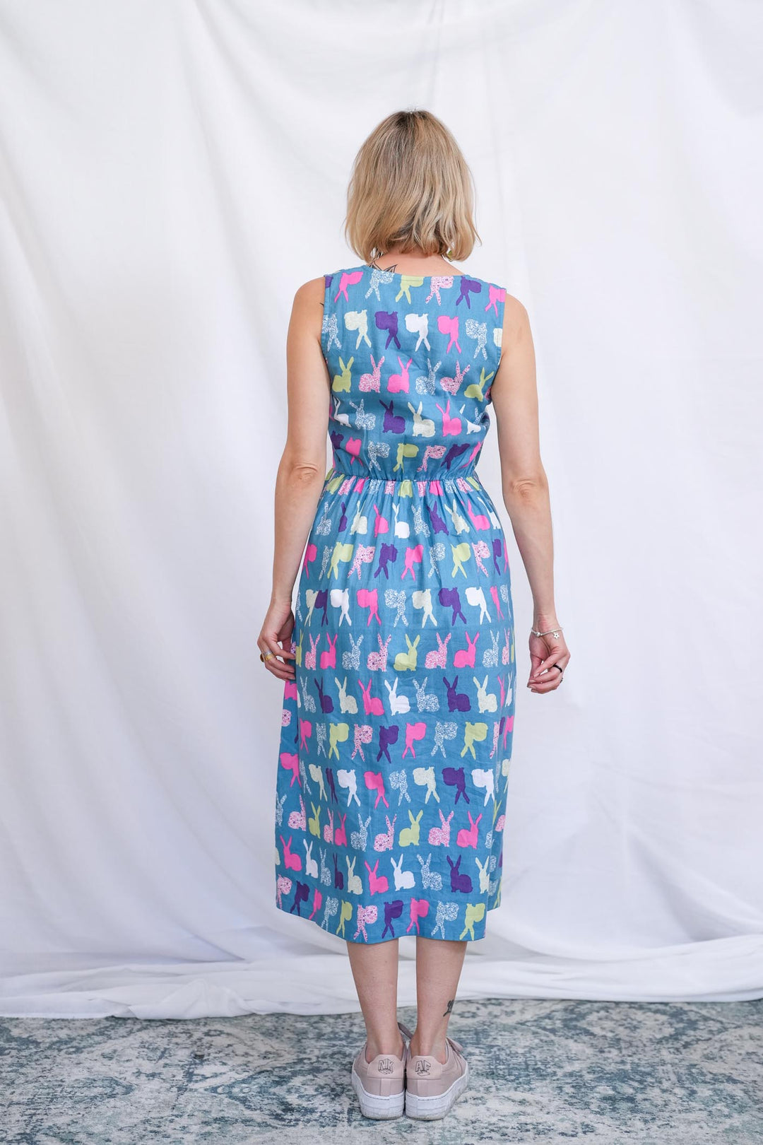 שמלת יולי ארנבונים צבעוניים