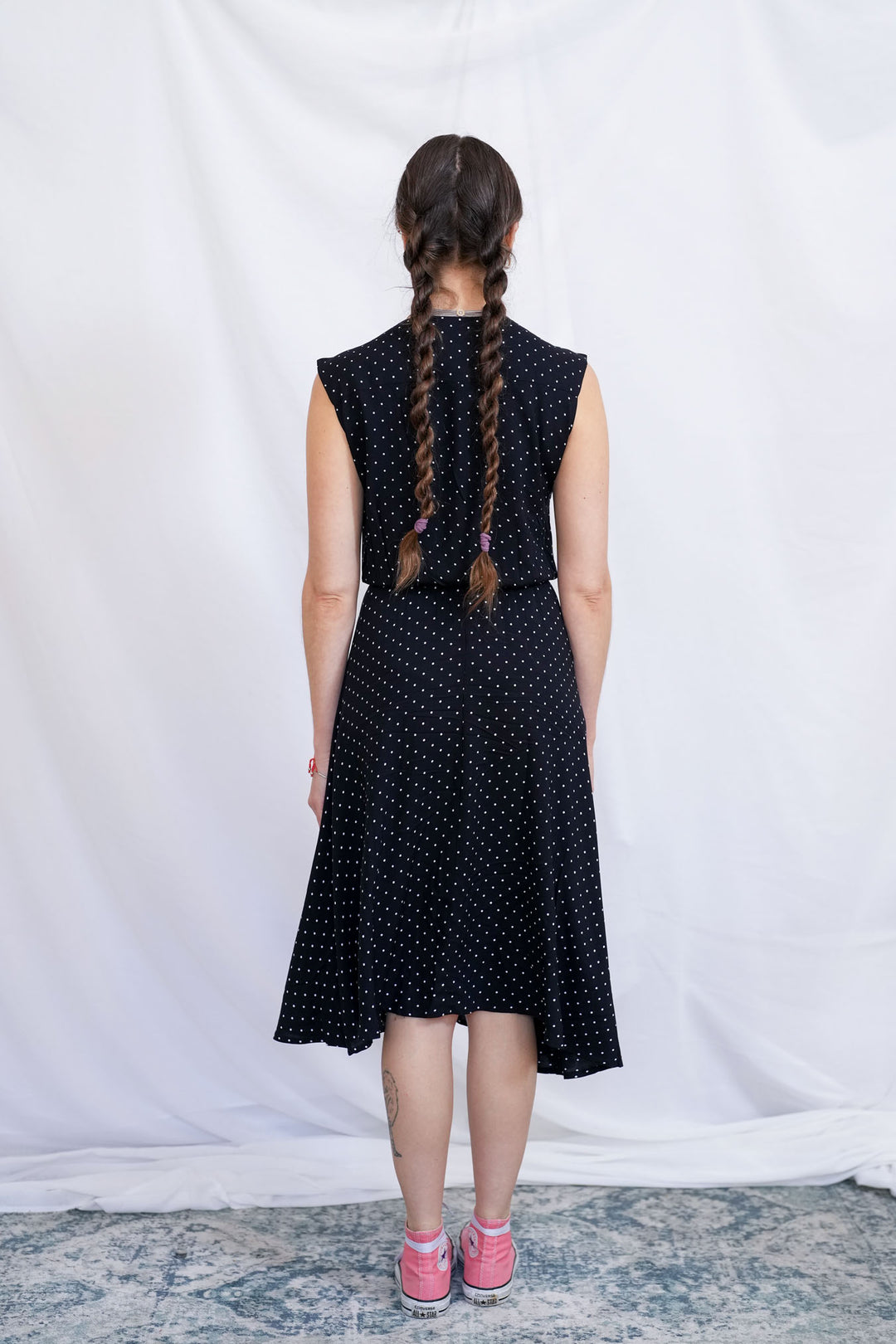 שמלת פיפטיז פולקה שחור לבן