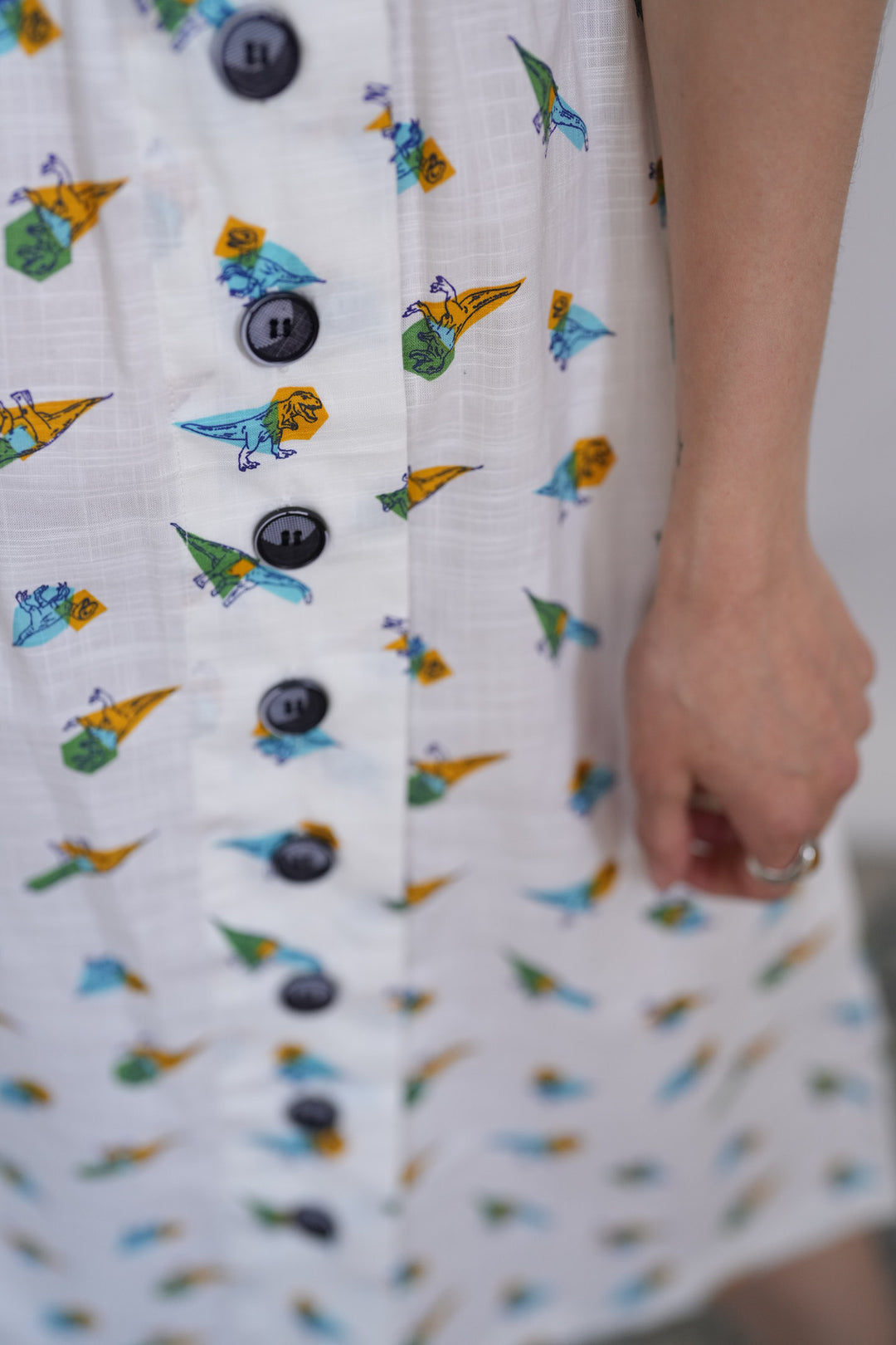 שמלת אווה דינוזאורים גאומטריים