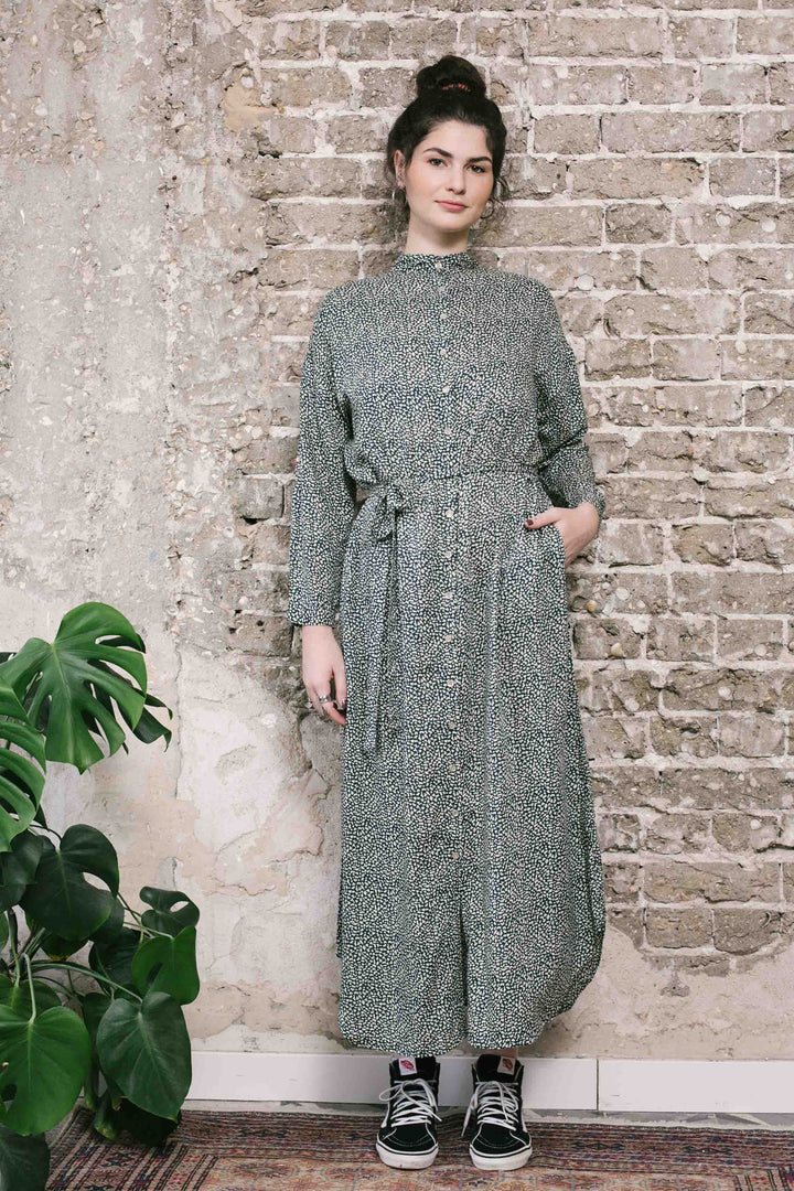 שמלת מקסי אוברסייז חורף ירוק לבן חייתי