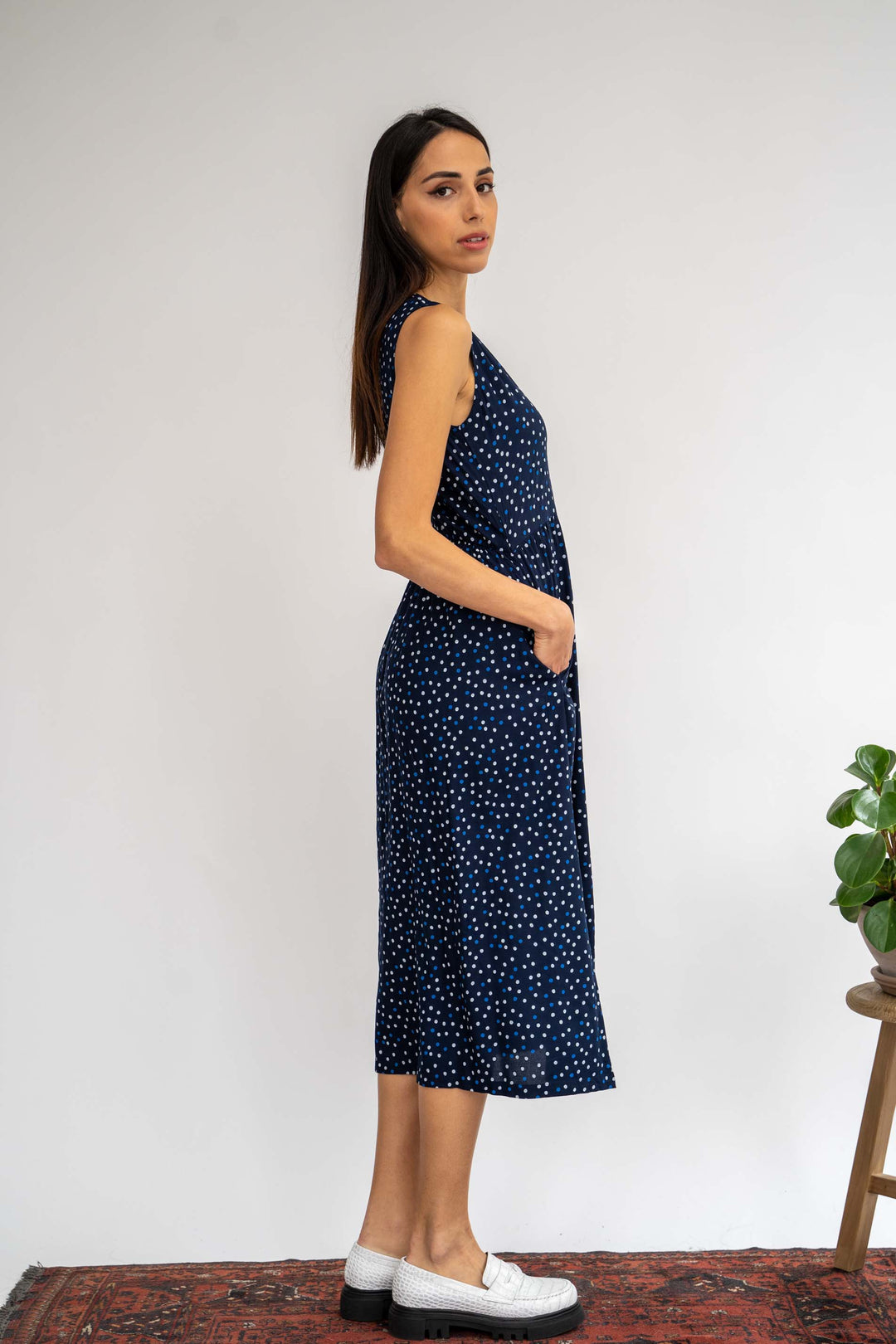 שמלת יולי נקודה למחשבה