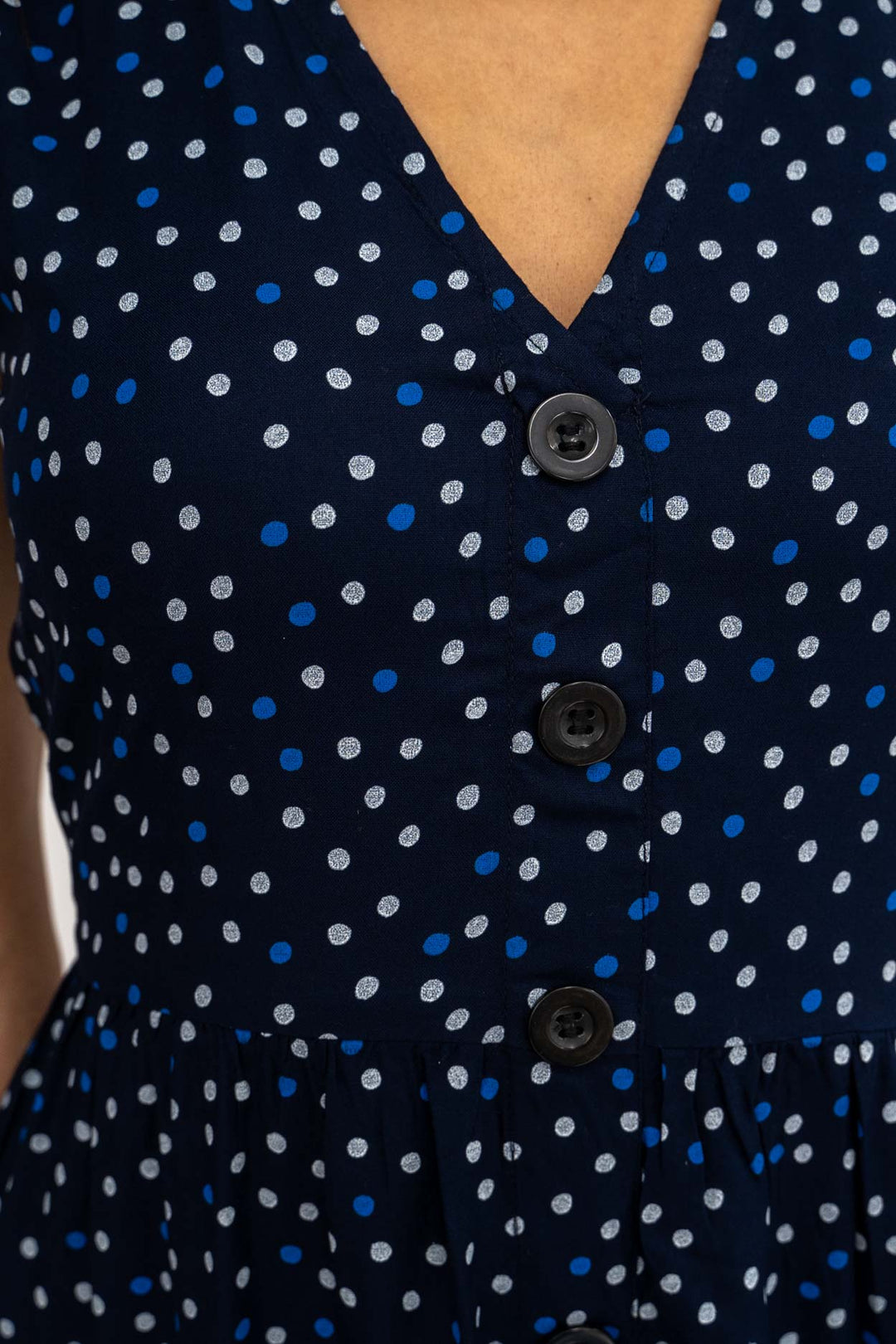 שמלת יולי נקודה למחשבה