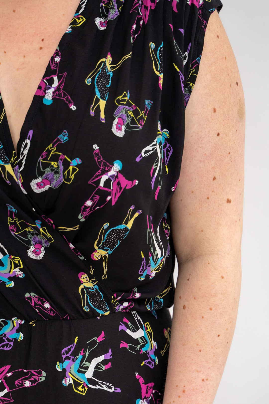 שמלת פיפטיז יש בעיר מסיבה